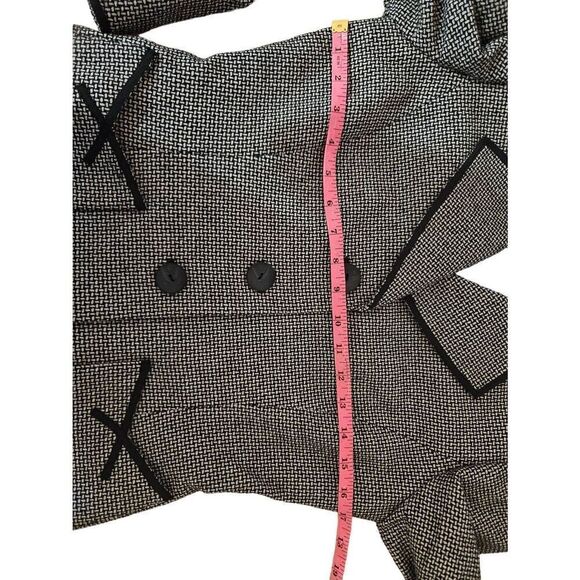 Tahari 4 skirt suit - Picture 10 of 16